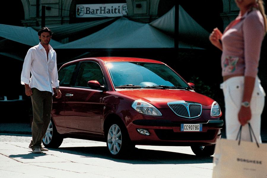  Lancia Ypsilon 2003 года  (фото 35 из 114)